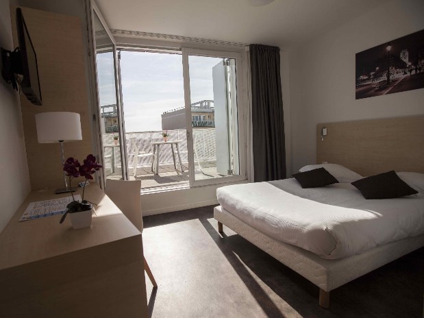 hotel-paris-saint-ouen-chambre-lit-double-studio-balcon