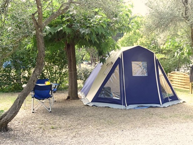camping l'olivier - nimes - sommieres - emplacements caravanes et tentes