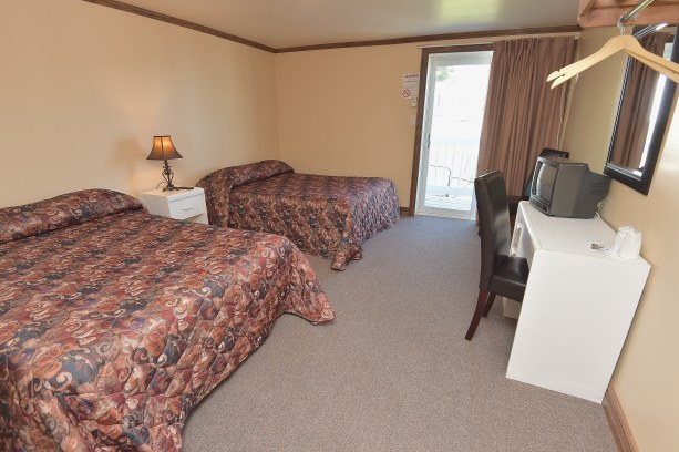 motel-st-simeon-charlevoix-interieur-deux-lits