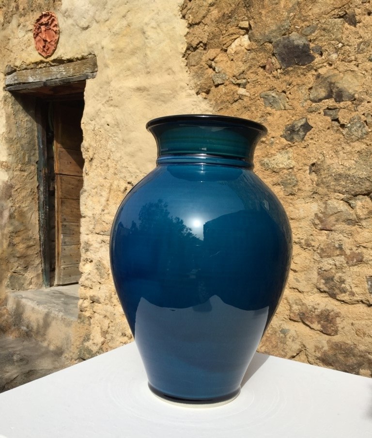 Vase faience bleu