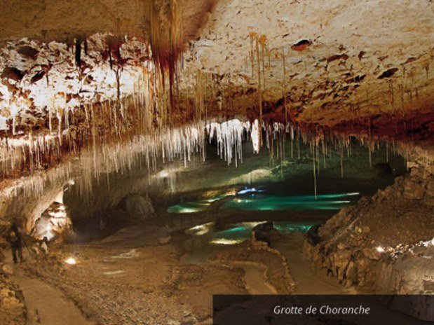 grand gite-dans-le-Vercors-grotte