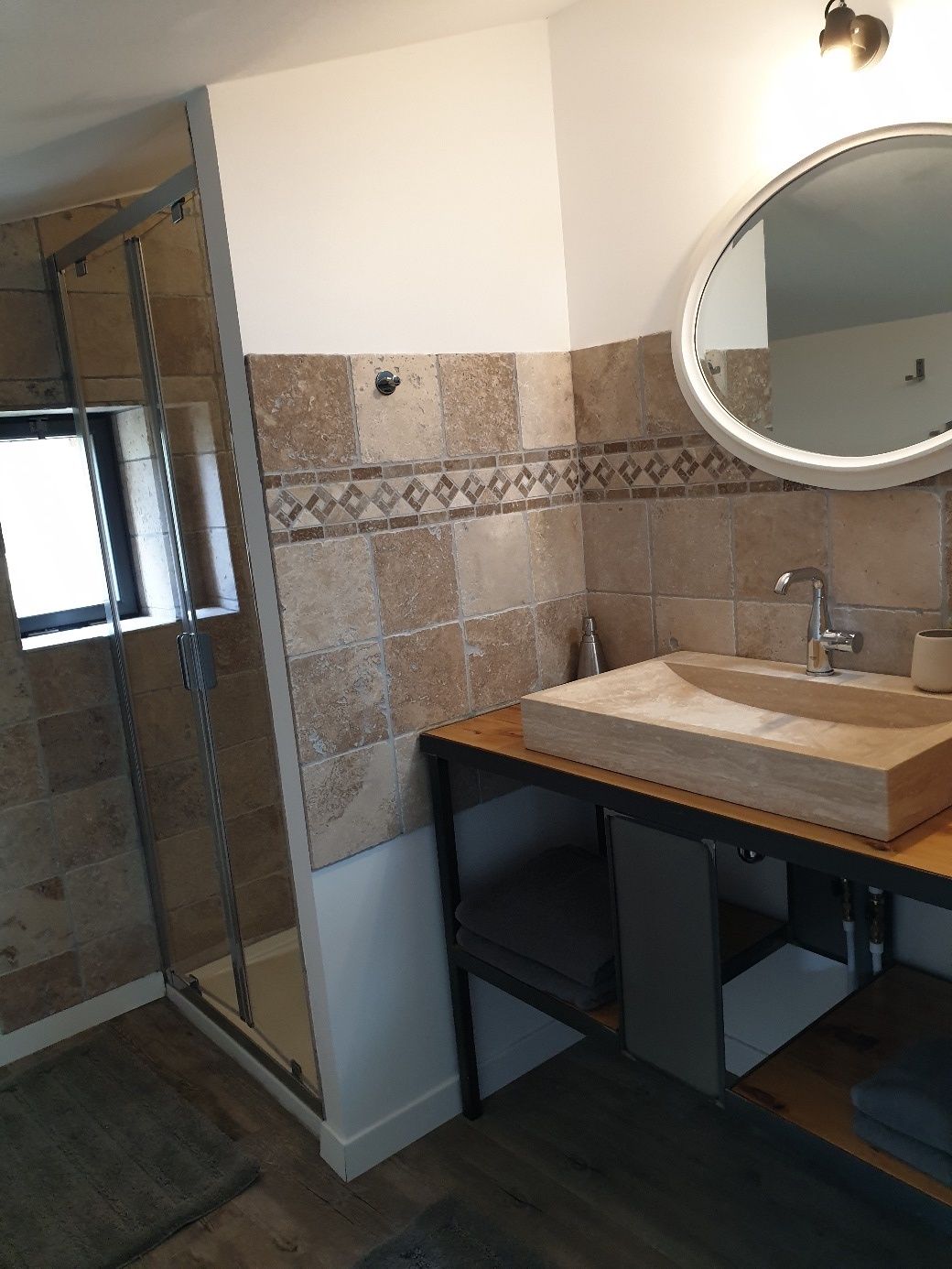 salle-de-bain-chambres-d-hotes-de-charme-gite-etape-montbrun-provence