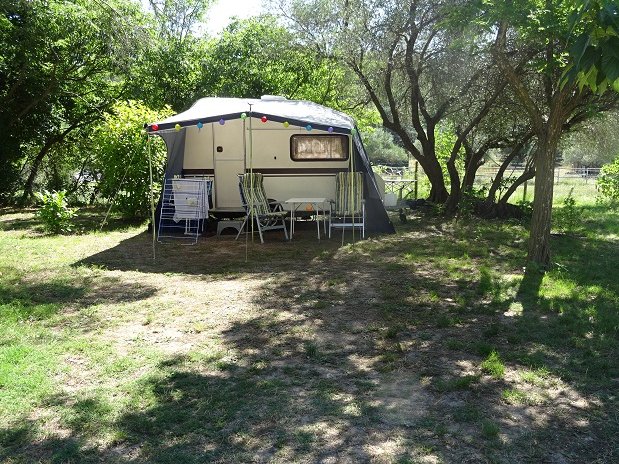 CAMPING L OLIVIER - SOMMIERES - NIMES – EMPLACEMENT – CARAVANE – TENTE - GARD
