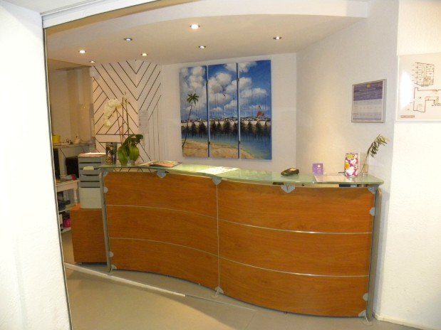 welcome front desk 