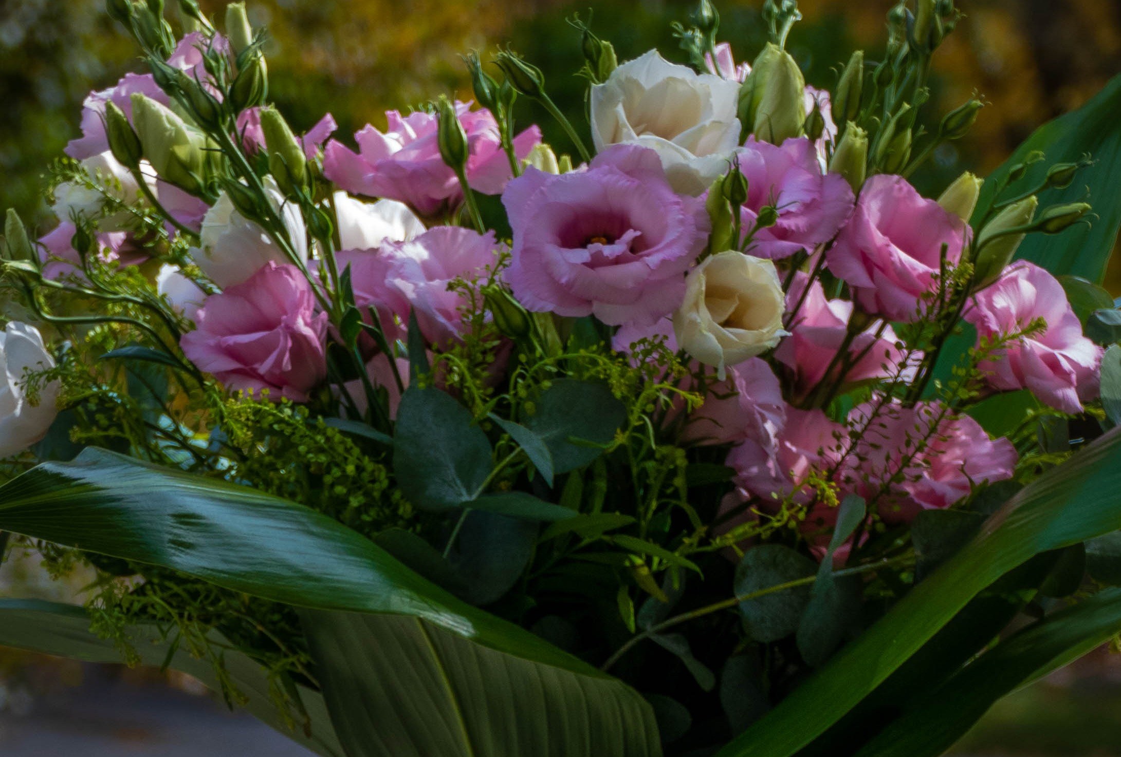 Bouquet rond de lisianthus rose