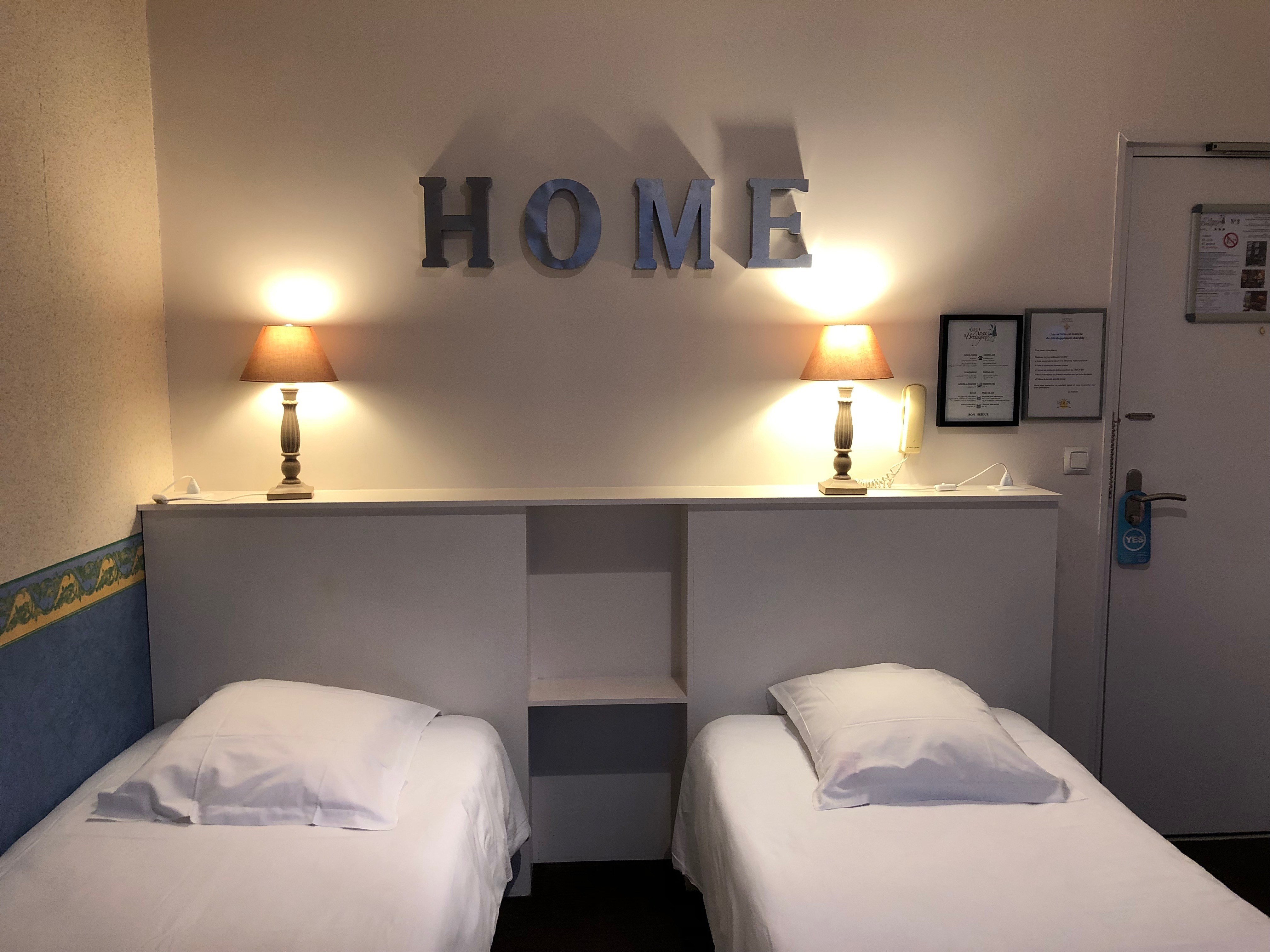 hotel-anne-de-bretagne-blois-centre-ville-chambre-à-2-lits-individuels-couple