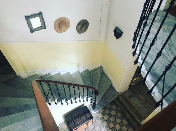 hotel-juan-les-pins-escaliers-marbre