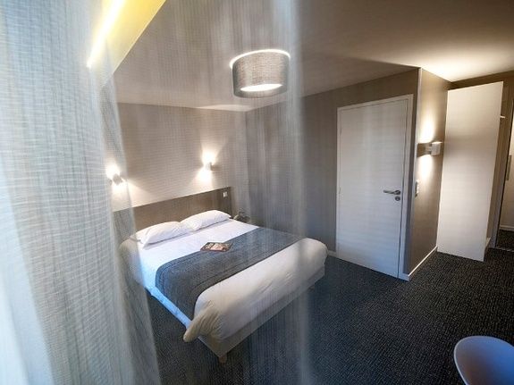 Lit-double-Chambre-grand-confort-hotel-du-port-Morlaix