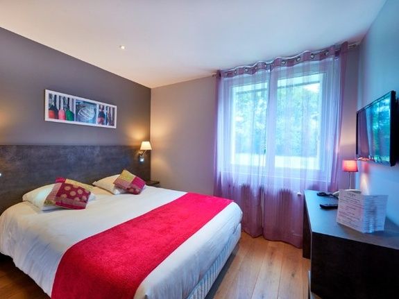 cozy-hotel-cosy-d-affaires-Morlaix-chambre-double-rez-de-chaussée-TV