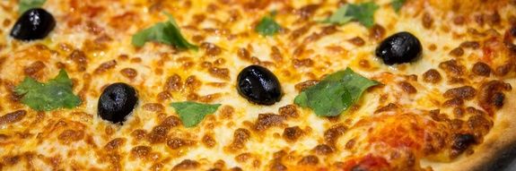chez toto pizzeria restaurateurs meslay-du-maine mayenne pizza pâtes desserts cuisine italienne soirée à thème