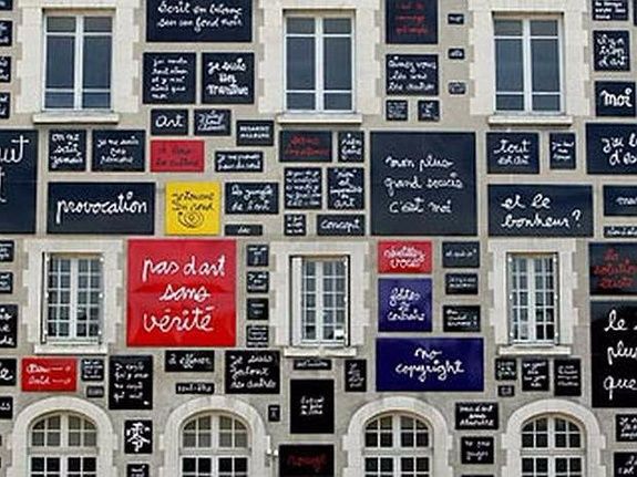hotel-blois-centre-anne-de-bretagne-fondation-du-doute-ben-expositions-musee