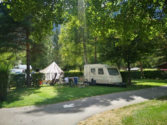 Emplacement camping familial montagne Alpes d'Huez