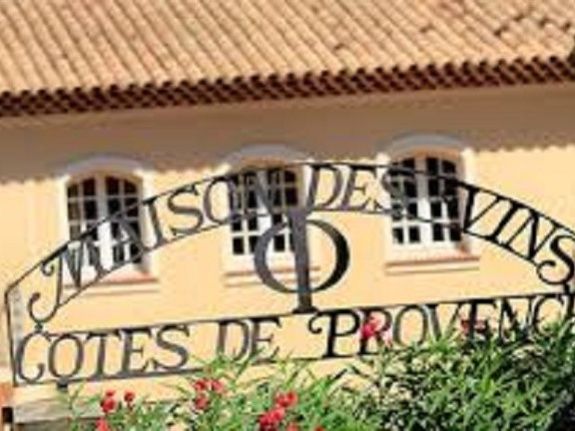 maison des vins-proche_de chambres_d'hotes-la_potiniere_de_boulouris