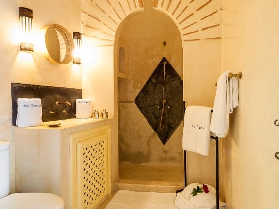 salle d'eau chambre double supérieure riad chamali médina marrakech Maroc