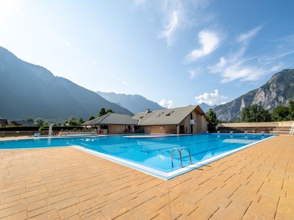 piscine 11 - camping familial montagne Alpe d'Huez bourg d'oisans